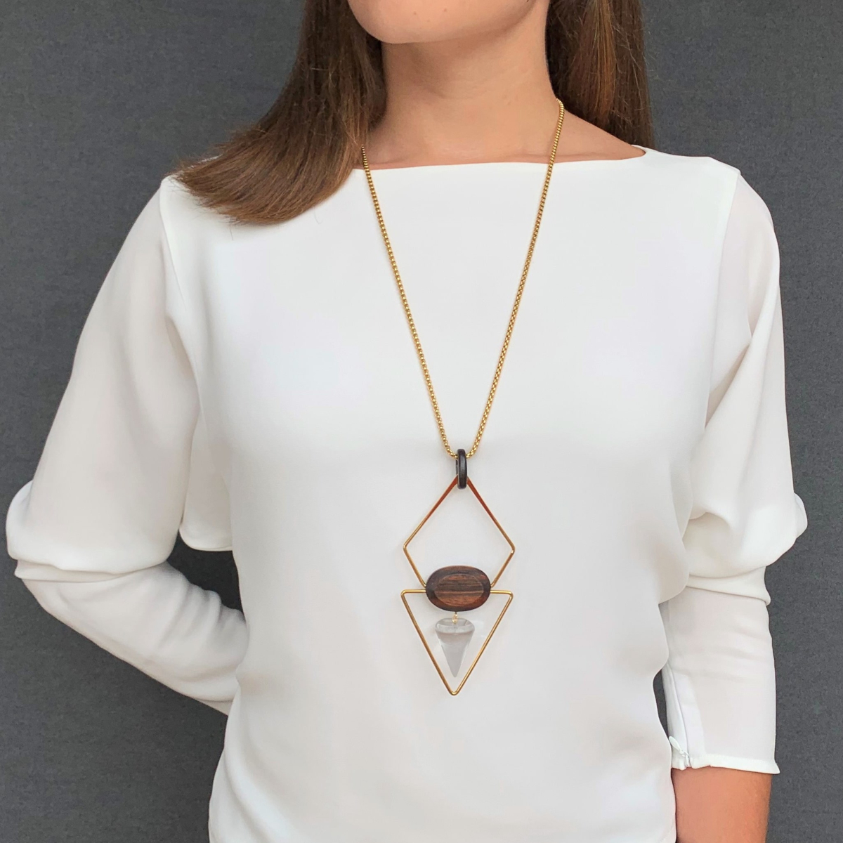 COLLAR MELISSA GEOMÉTRICO CON PIRÁMIDES DE ÓNIX