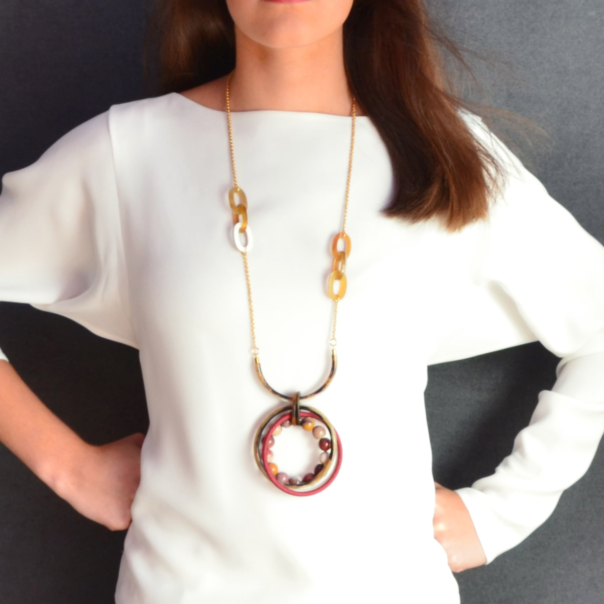 OLIMPIC MOOKITE LOVE KNOT NECKLACE