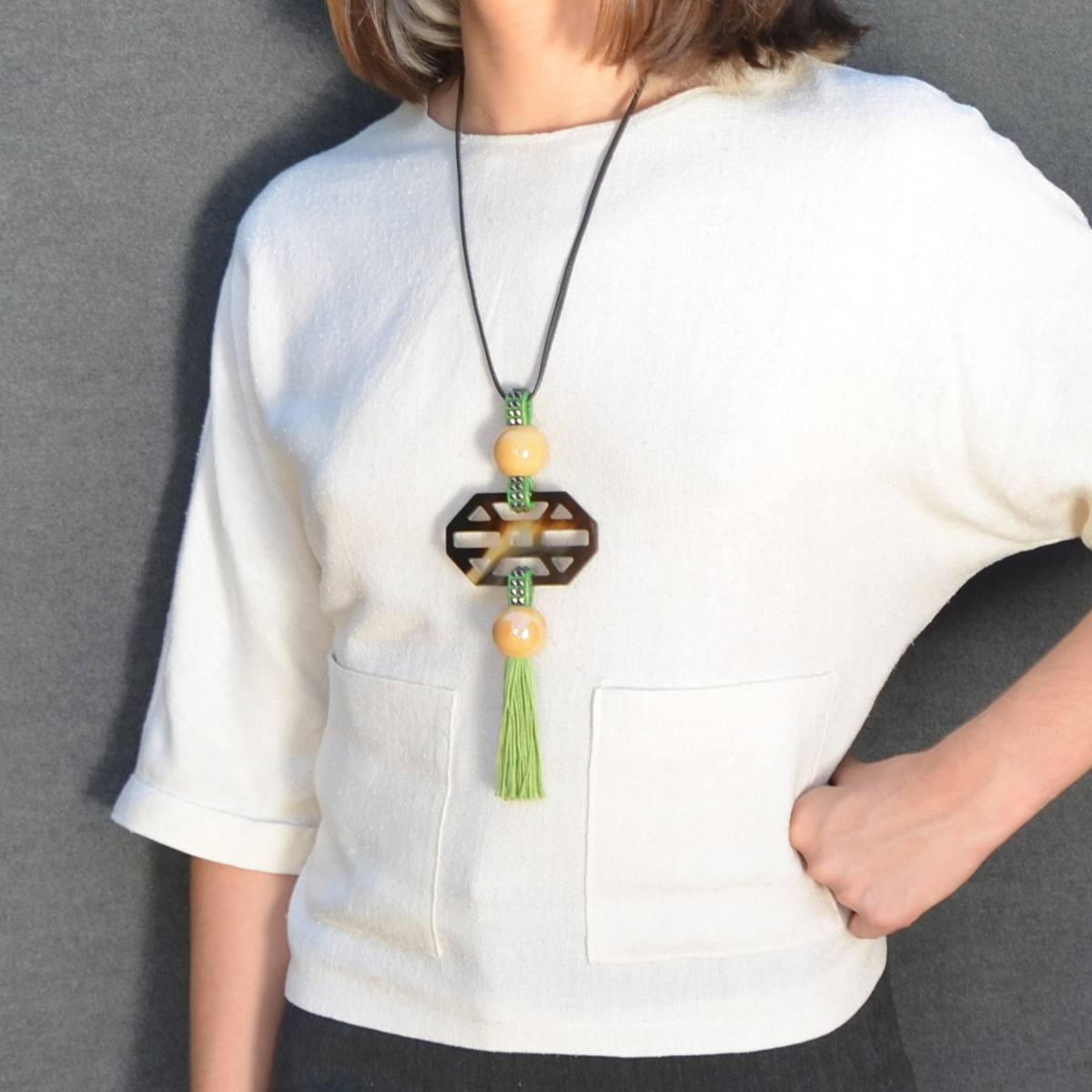 HORN KORA NECKLACE WITH TASSEL IN PINK