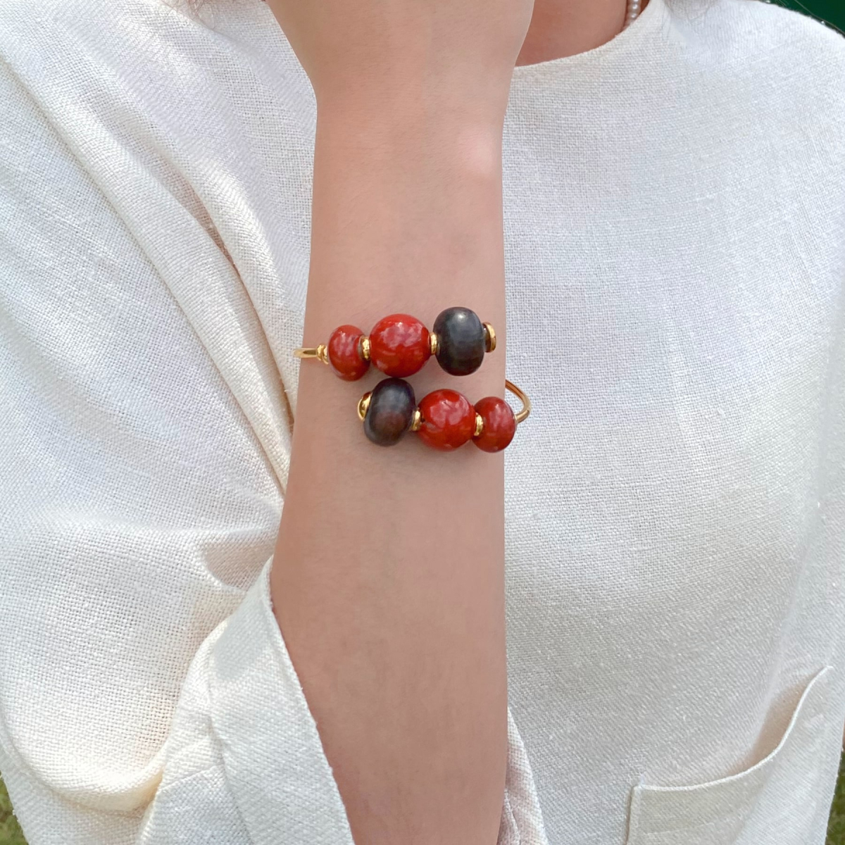 BRAZALETE LIVIA DE JASPE ROJO Y ÉBANO