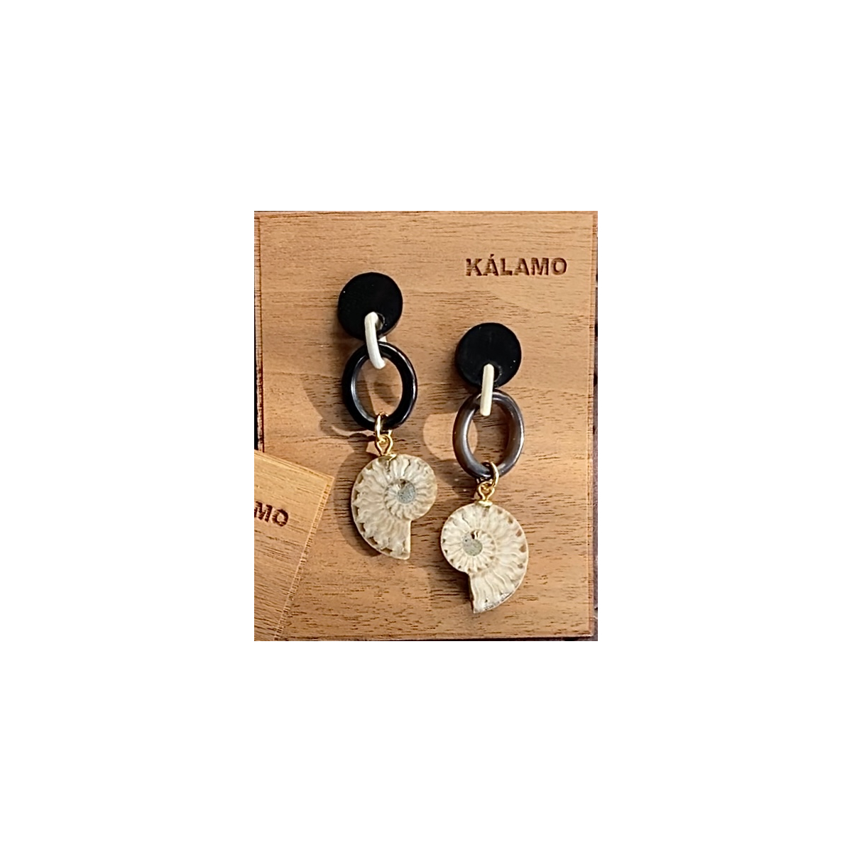 6523-PL EARRINGS WITH HORN AND FOSSIL AMMONITE